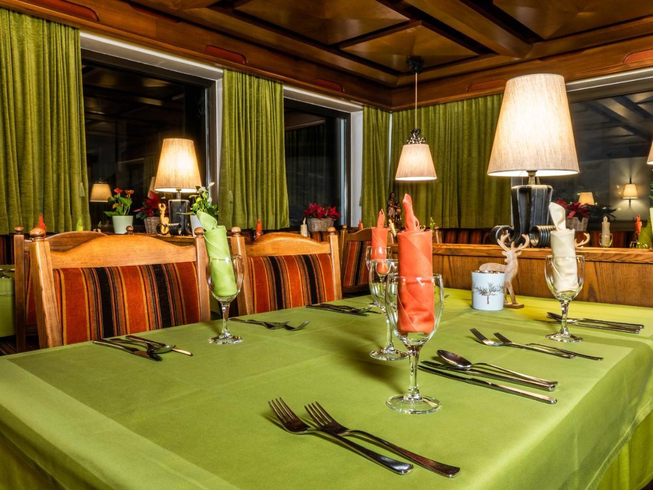 Hotel Pontives Ортизей Екстериор снимка