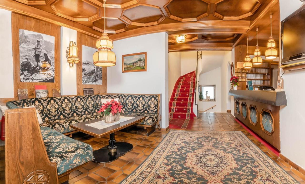 Hotel Pontives Ортизей Екстериор снимка