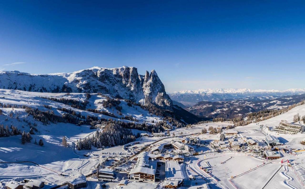 Hotel Pontives Ортизей Екстериор снимка